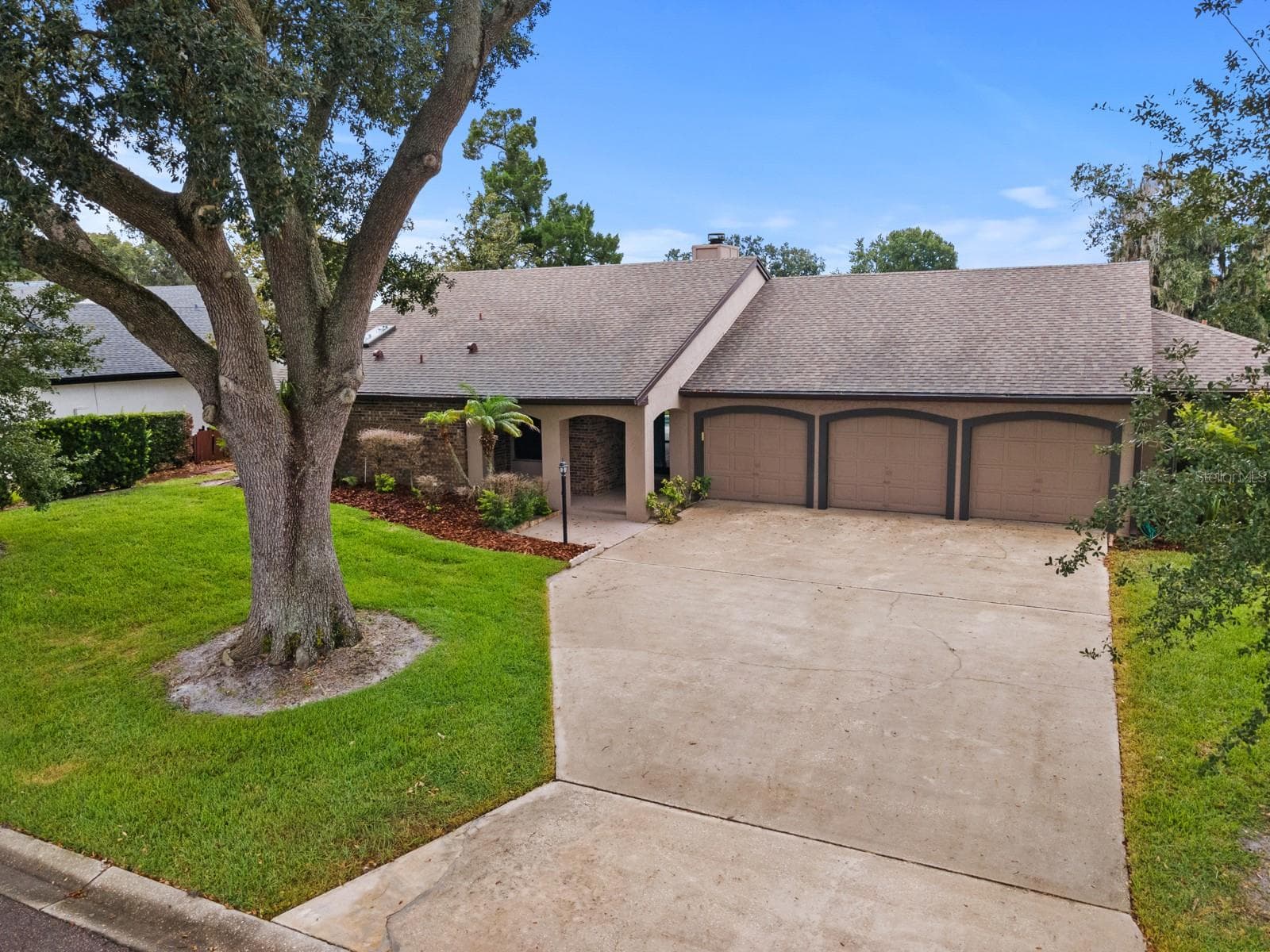 7437 PINEMOUNT DR