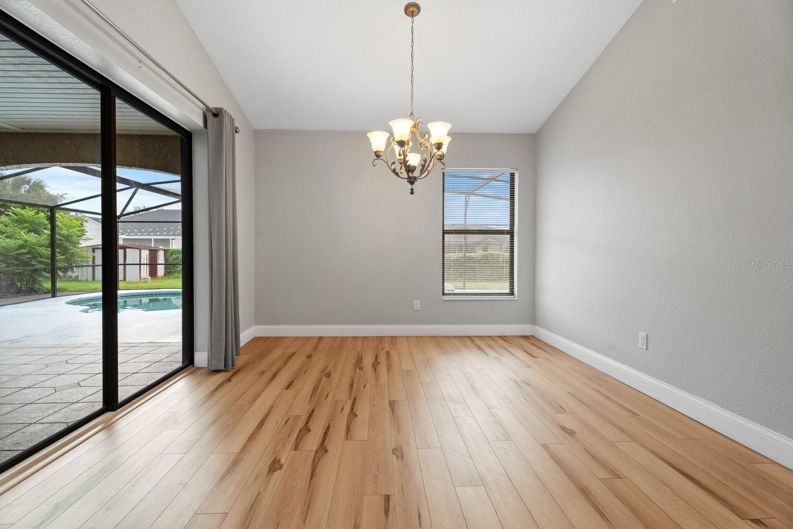 Single Family Residence at 7437 PINEMOUNT DR, ORLANDO, photo 17 of 43