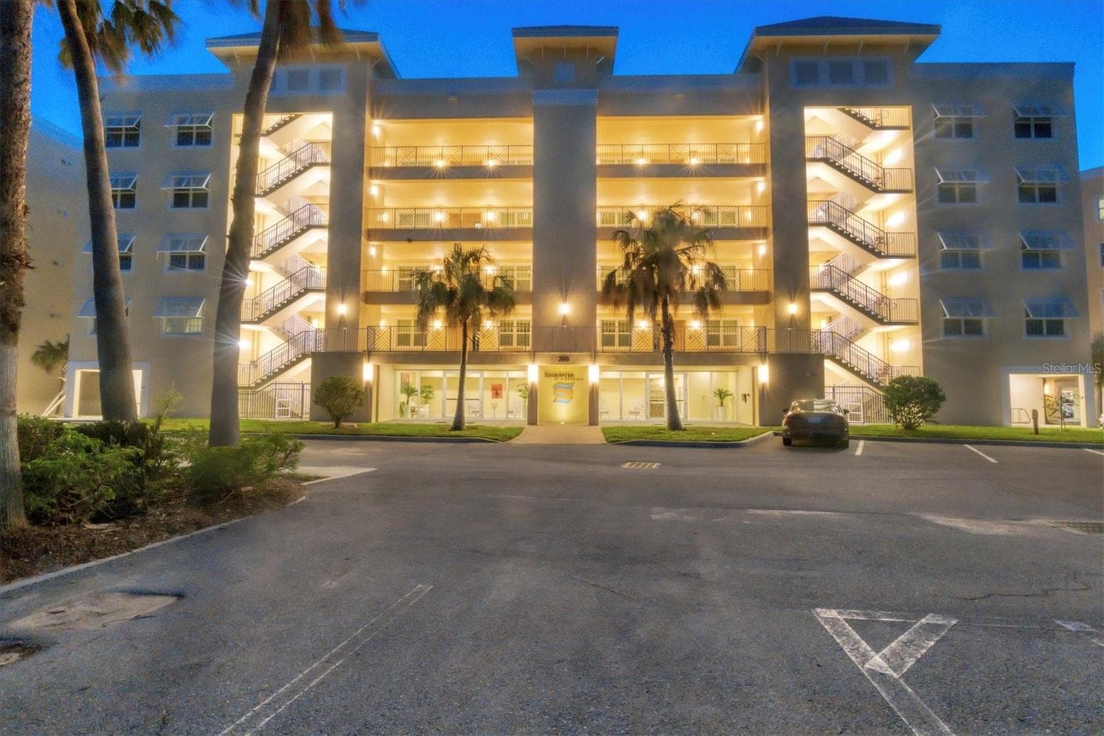 260 HIDDEN BAY DR #402