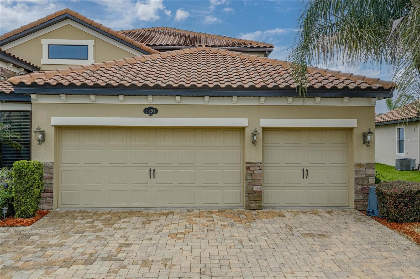 Single Family Residence at 1894 VIA LAGO DR, LAKELAND, photo 5 of 73