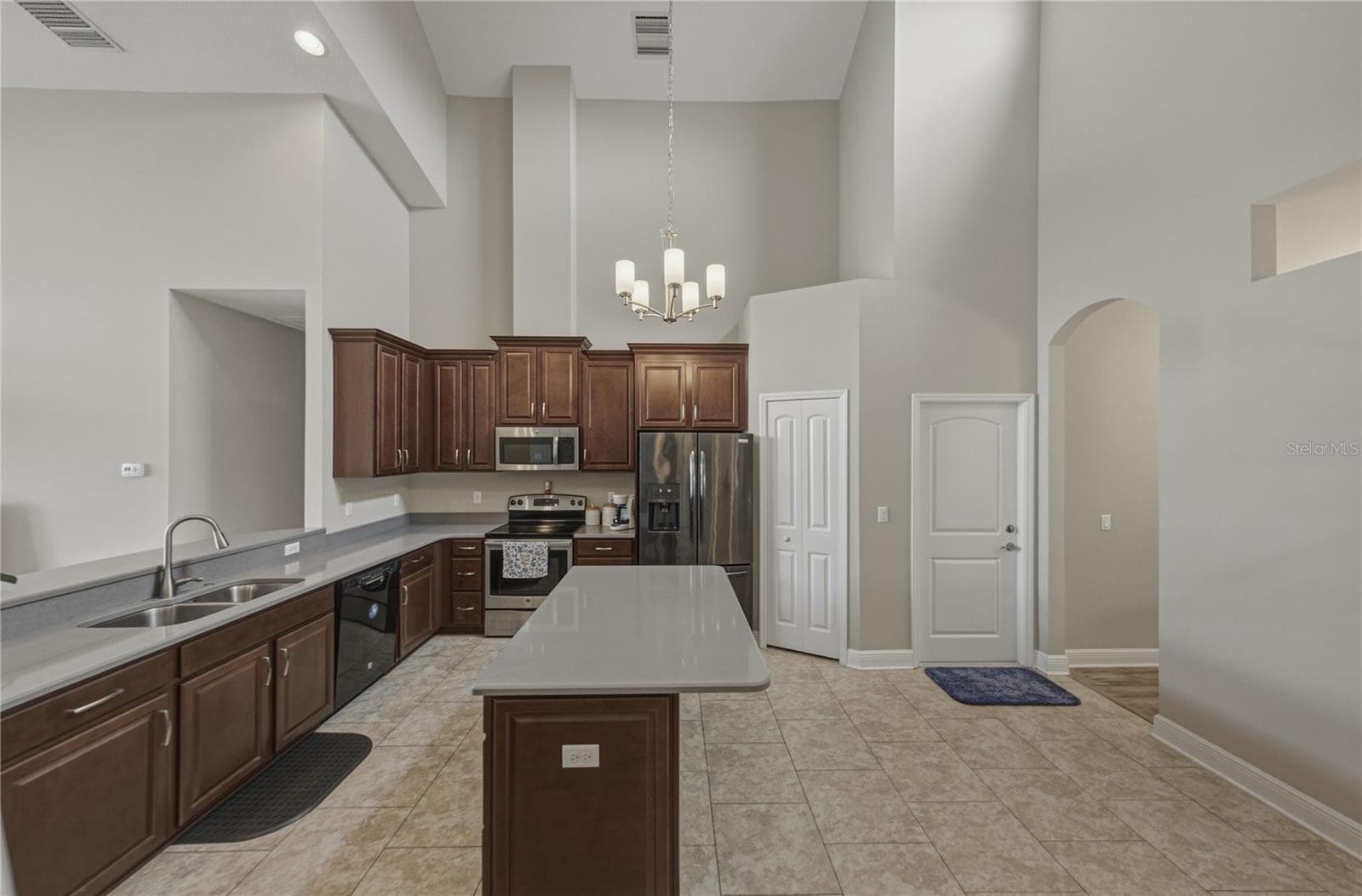 Single Family Residence at 1894 VIA LAGO DR, LAKELAND, photo 14 of 73