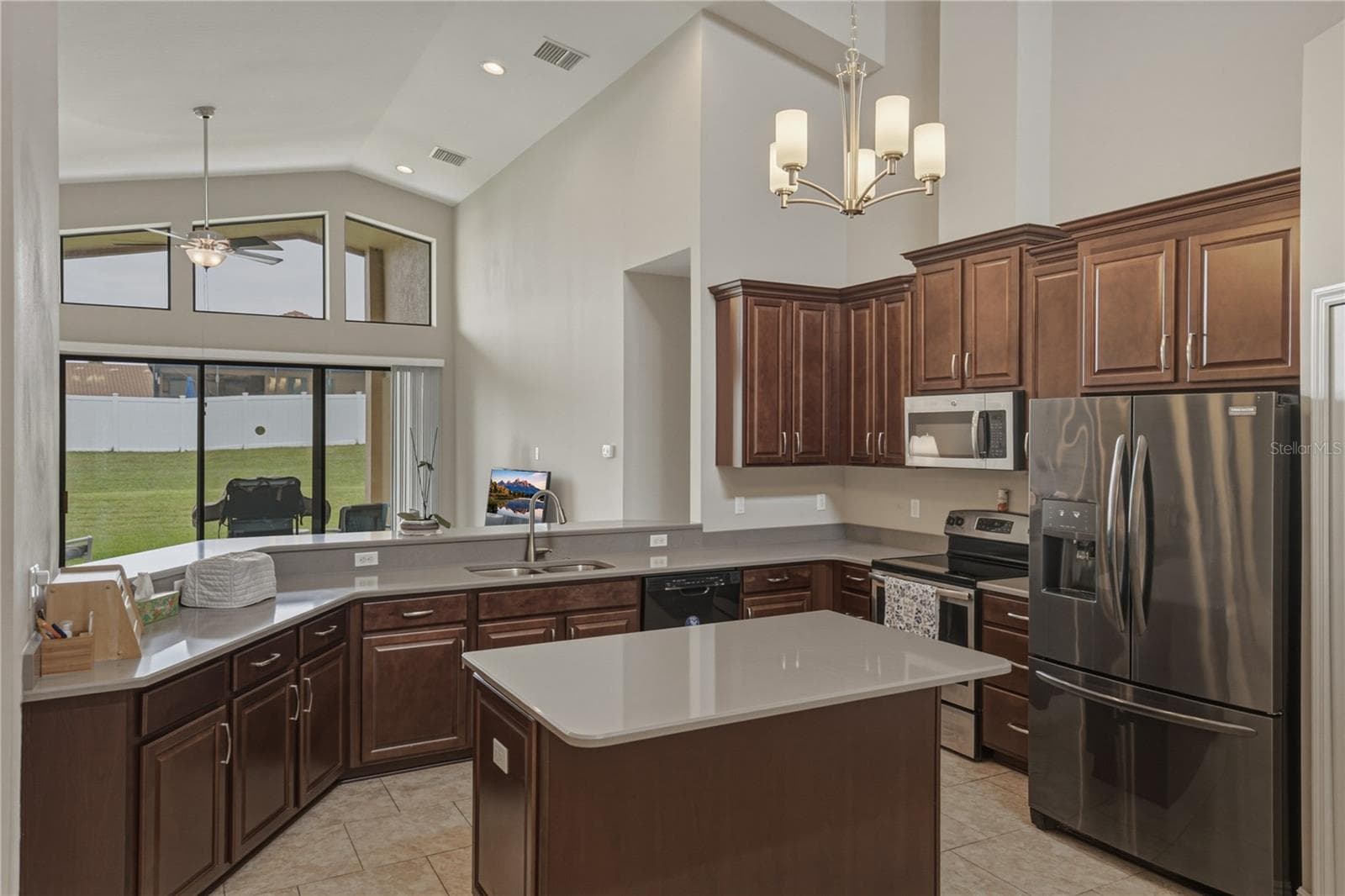 Single Family Residence at 1894 VIA LAGO DR, LAKELAND, photo 15 of 73