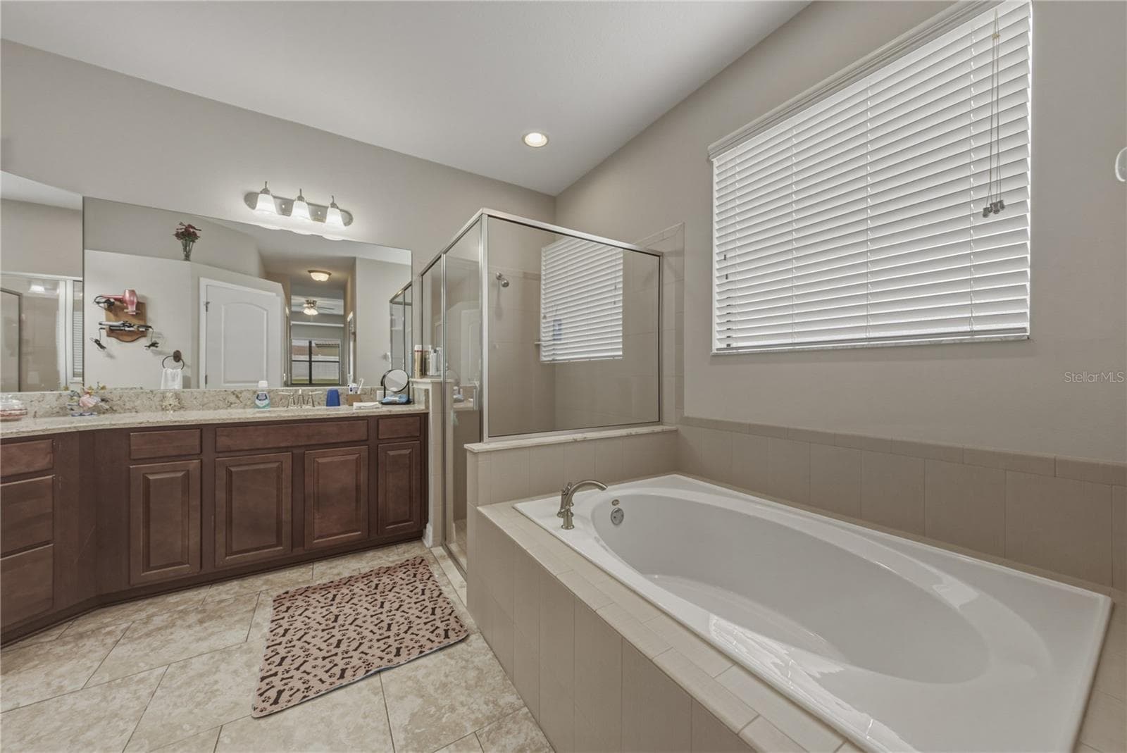 Single Family Residence at 1894 VIA LAGO DR, LAKELAND, photo 26 of 73