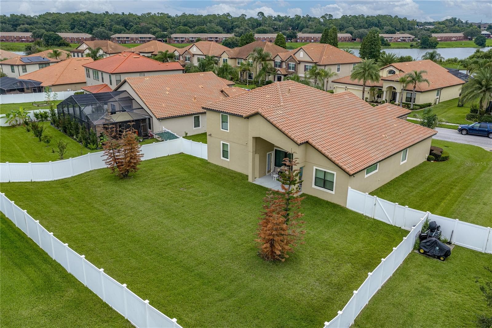 Single Family Residence at 1894 VIA LAGO DR, LAKELAND, photo 53 of 73
