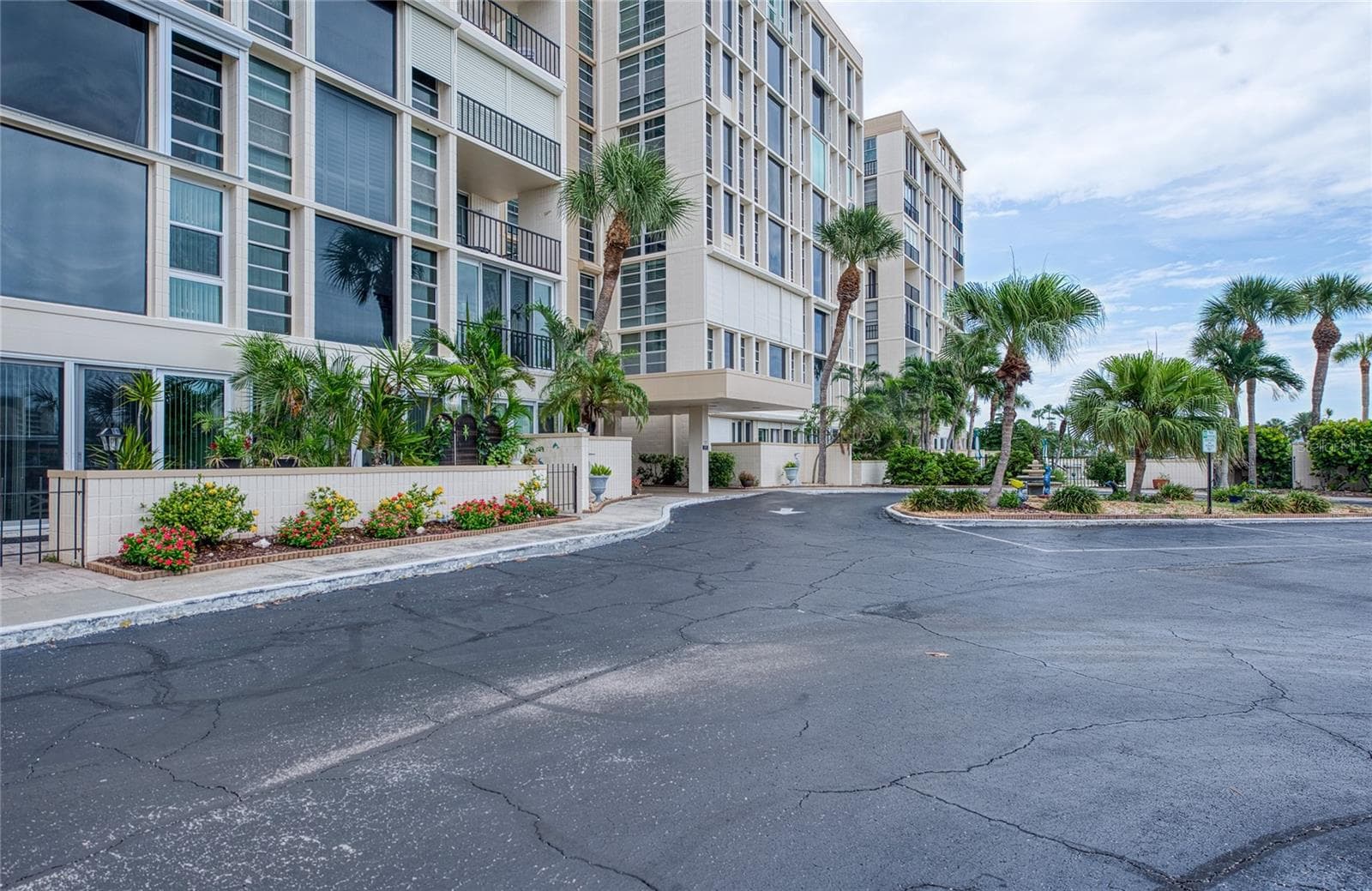 Condominium at 7400 SUN ISLAND DR S #709, SOUTH PASADENA, photo 3 of 49
