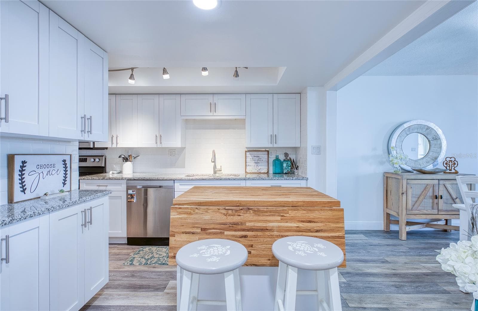 Condominium at 7400 SUN ISLAND DR S #709, SOUTH PASADENA, photo 7 of 49