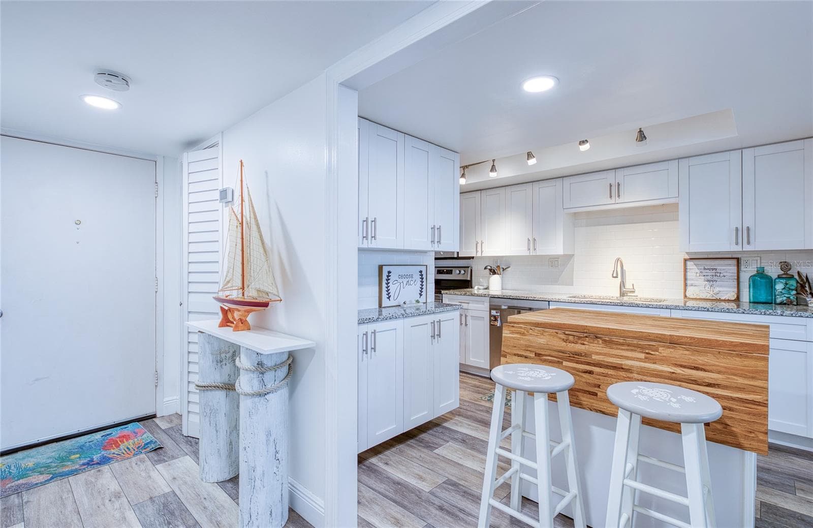 Condominium at 7400 SUN ISLAND DR S #709, SOUTH PASADENA, photo 13 of 49