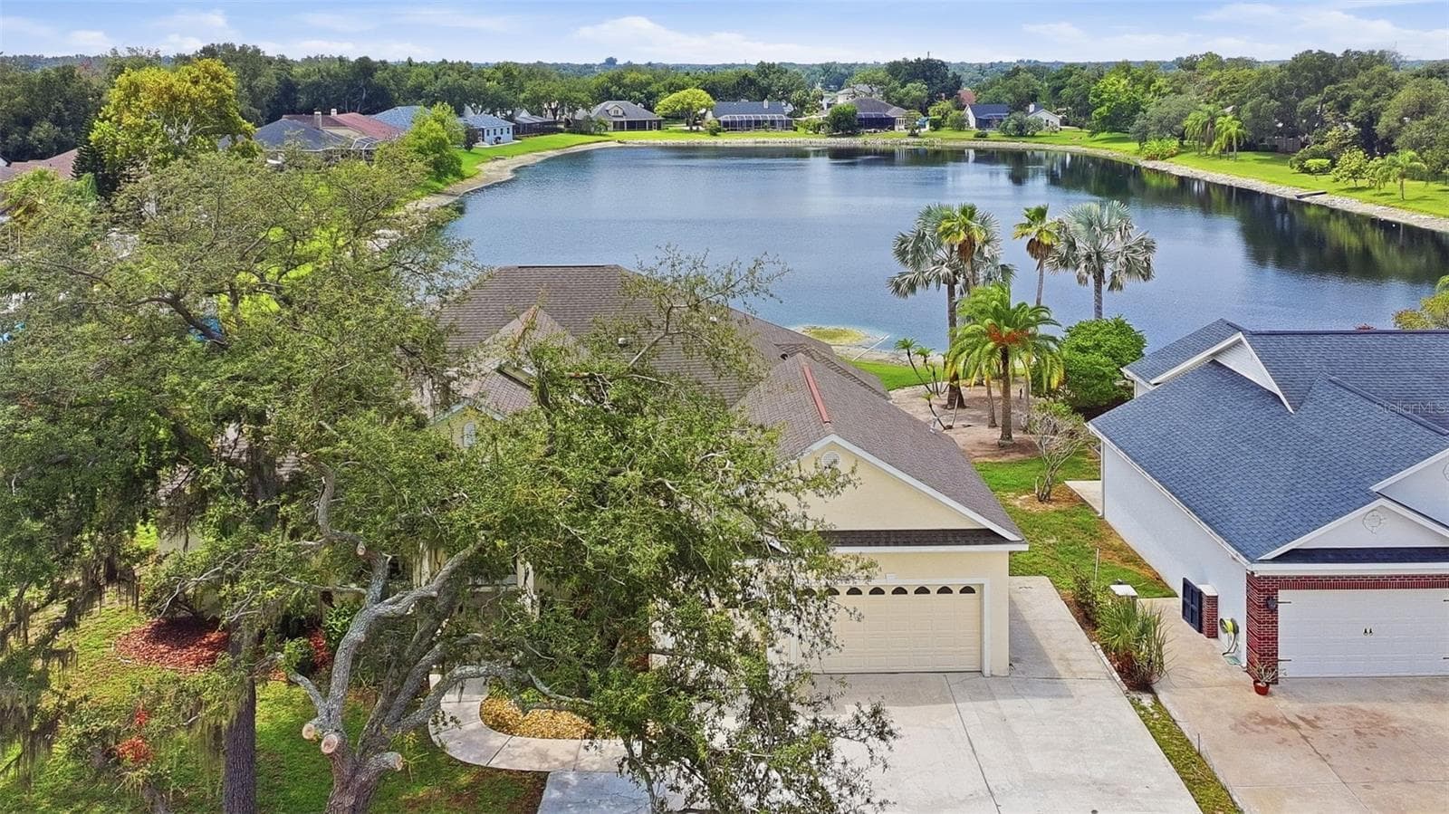 Single Family Residence at 9009 RIVERVIEW DR, RIVERVIEW, photo 2 of 62