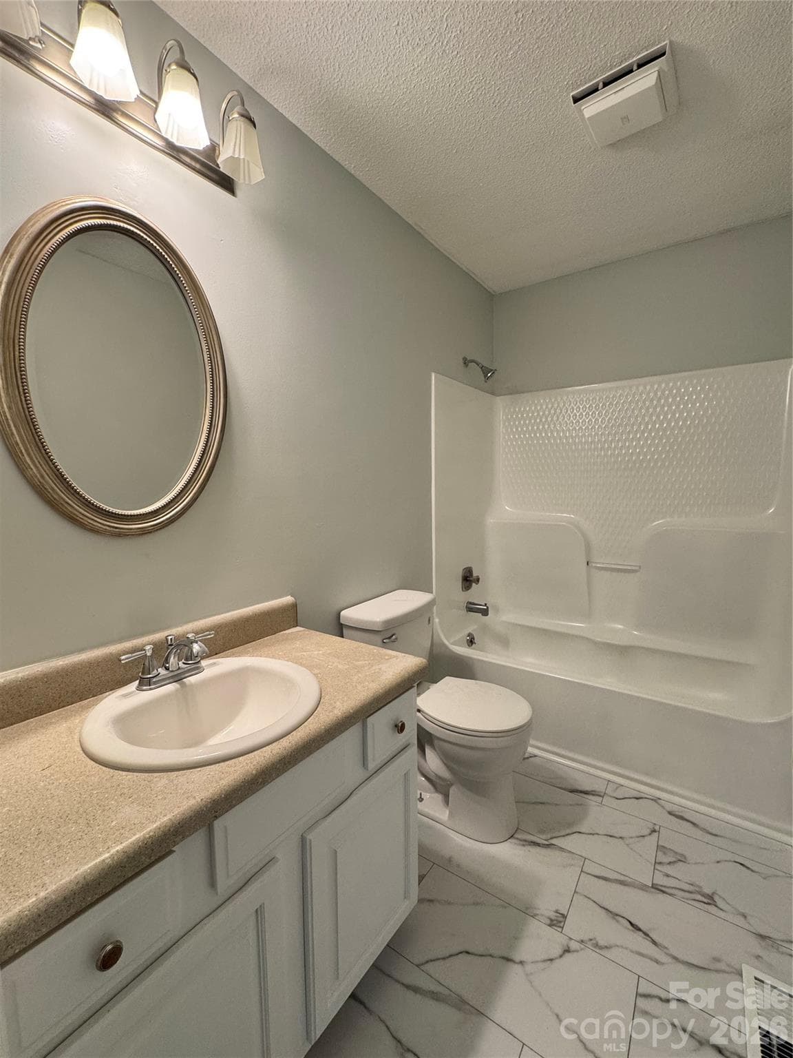 Hall Full Bath - 1801 Bridgewood Drive, Lancaster