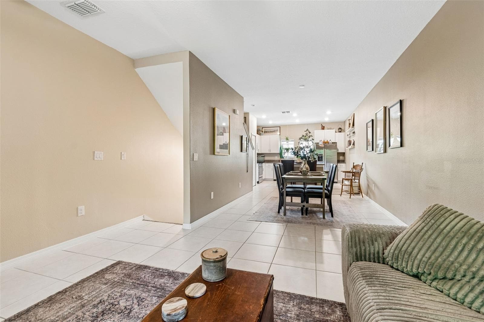 Townhouse at 852 TENNYSON MILL CIR, TAMPA, photo 18 of 39
