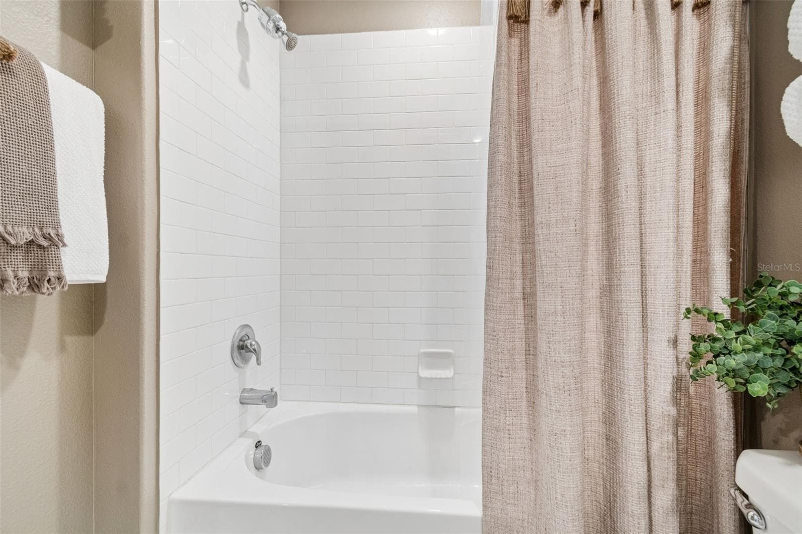 Townhouse at 852 TENNYSON MILL CIR, TAMPA, photo 27 of 39
