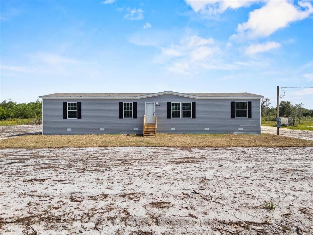 Manufactured Home at 8457 N CAROUSEL TER, CRYSTAL RIVER, photo 5 of 37