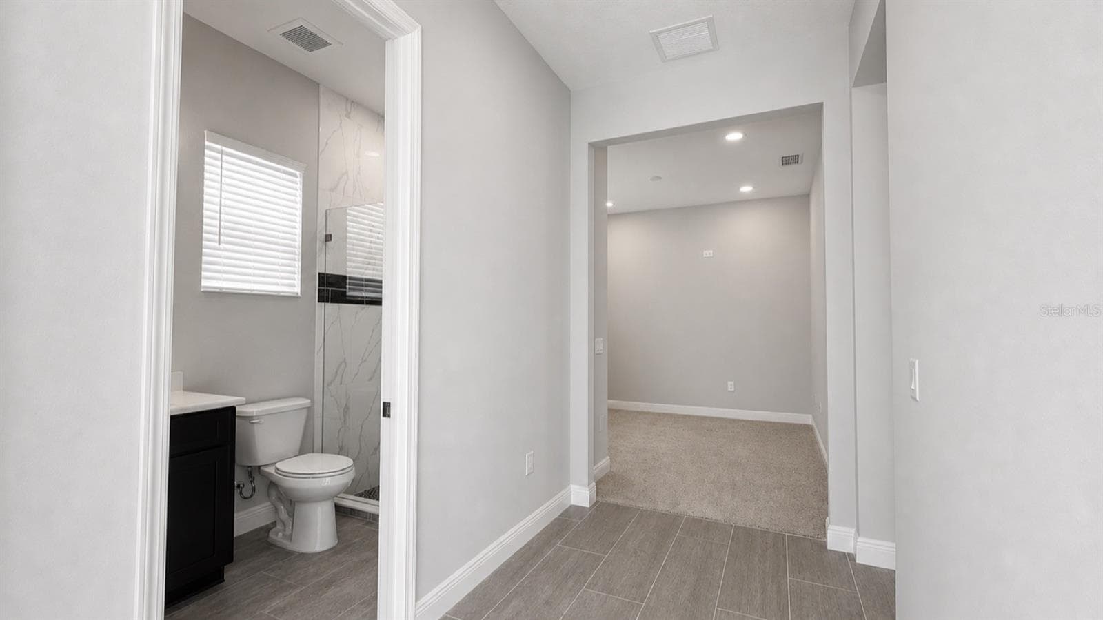 Flex Room and Pool Bath Hall - 812 BLUE SHELL LOOP, SARASOTA