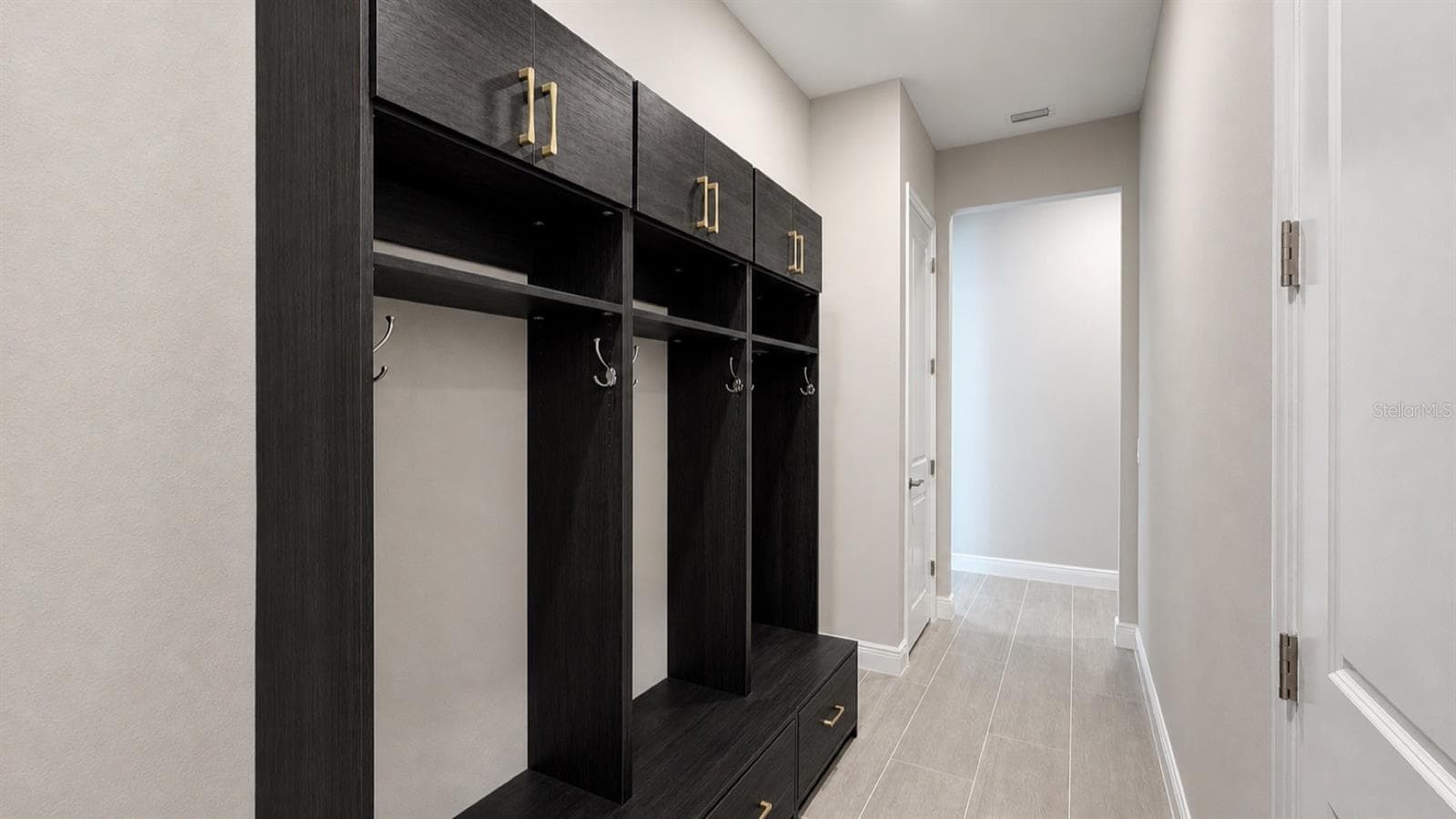 Mud Room - 812 BLUE SHELL LOOP, SARASOTA