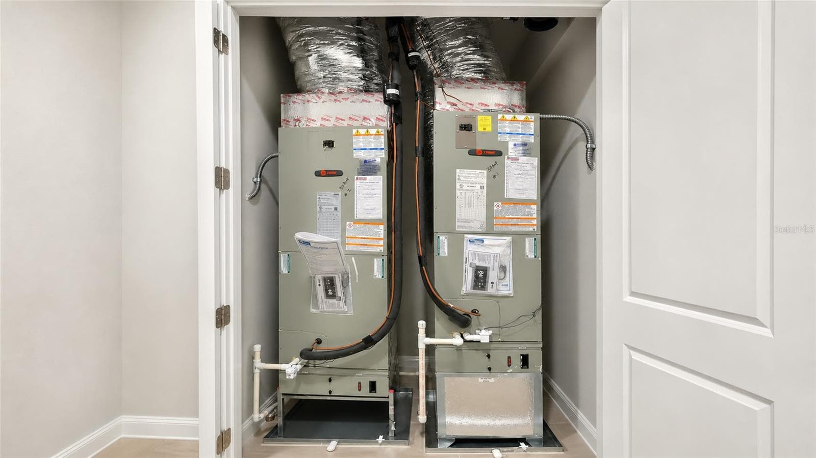 Dual HVAC Systems - 812 BLUE SHELL LOOP, SARASOTA