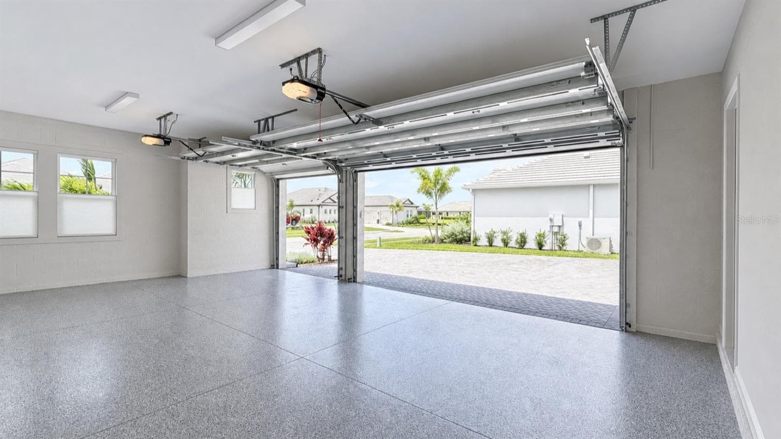 3-Car Garage - 812 BLUE SHELL LOOP, SARASOTA
