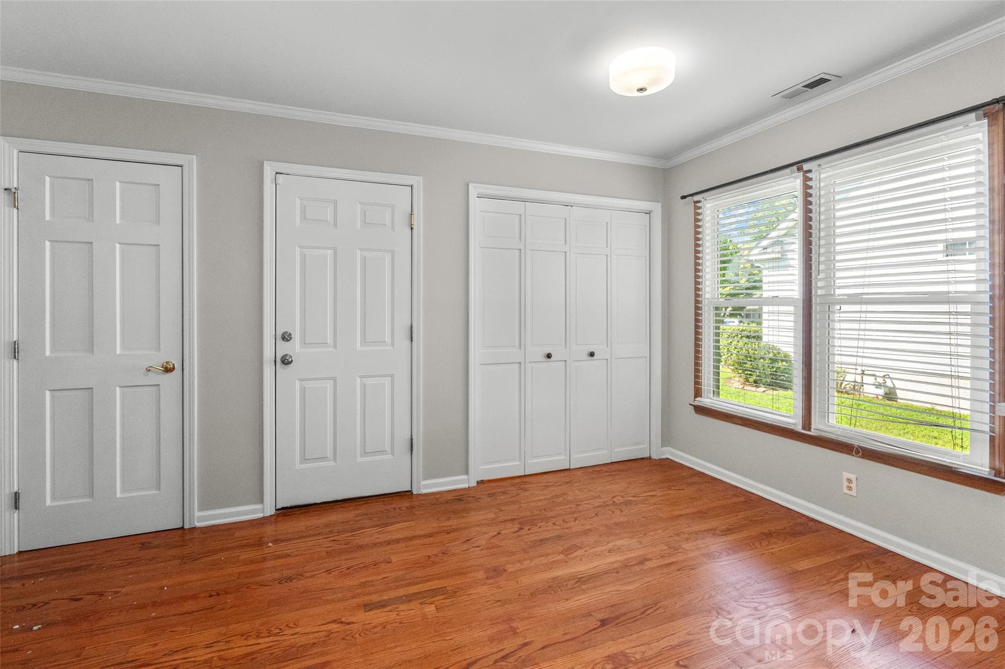 Single Family Residence at 823 Thistledown Drive, Rock Hill, photo 12 of 29