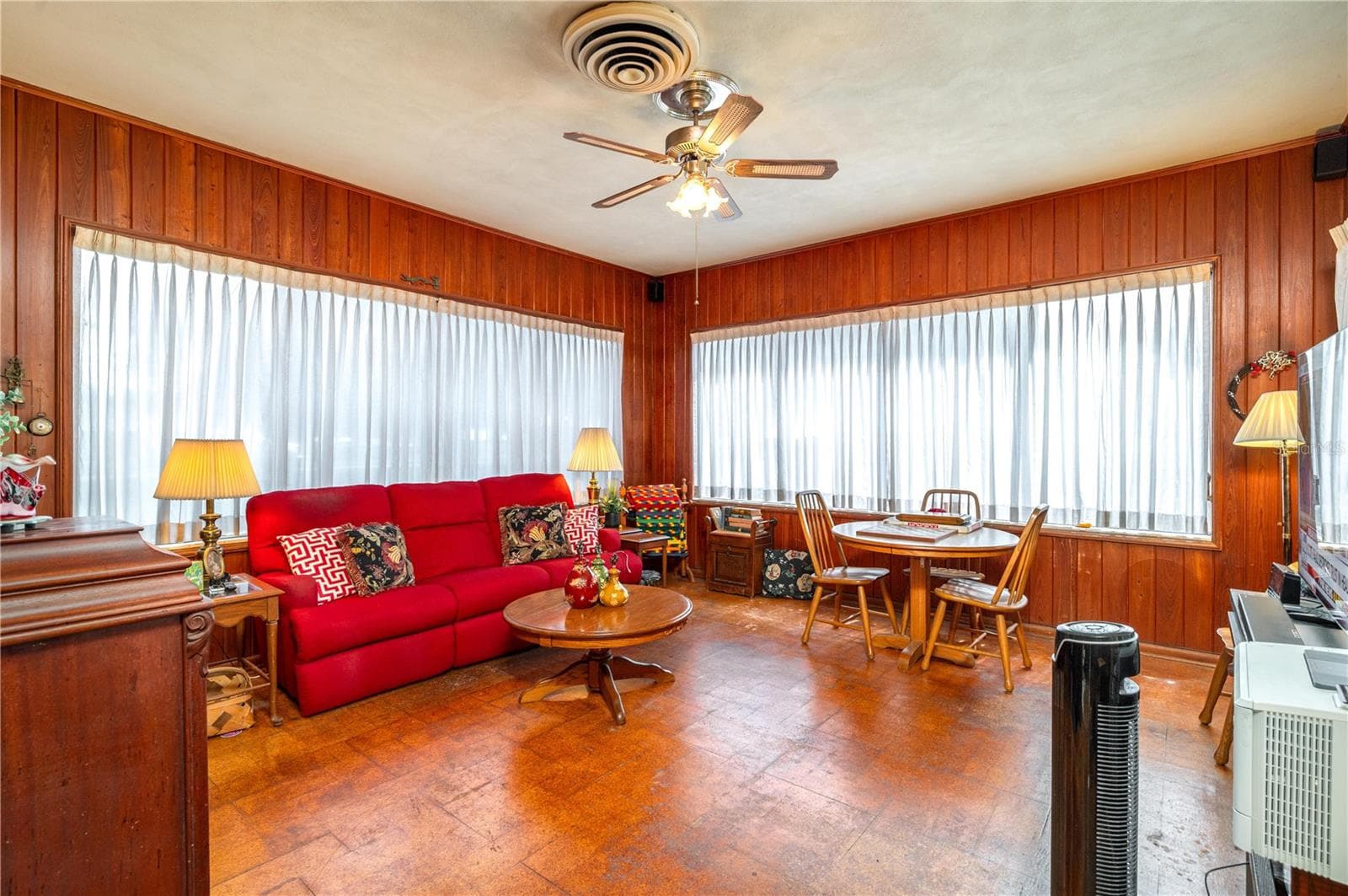 Family Room - 300 3RD ST NE, FORT MEADE