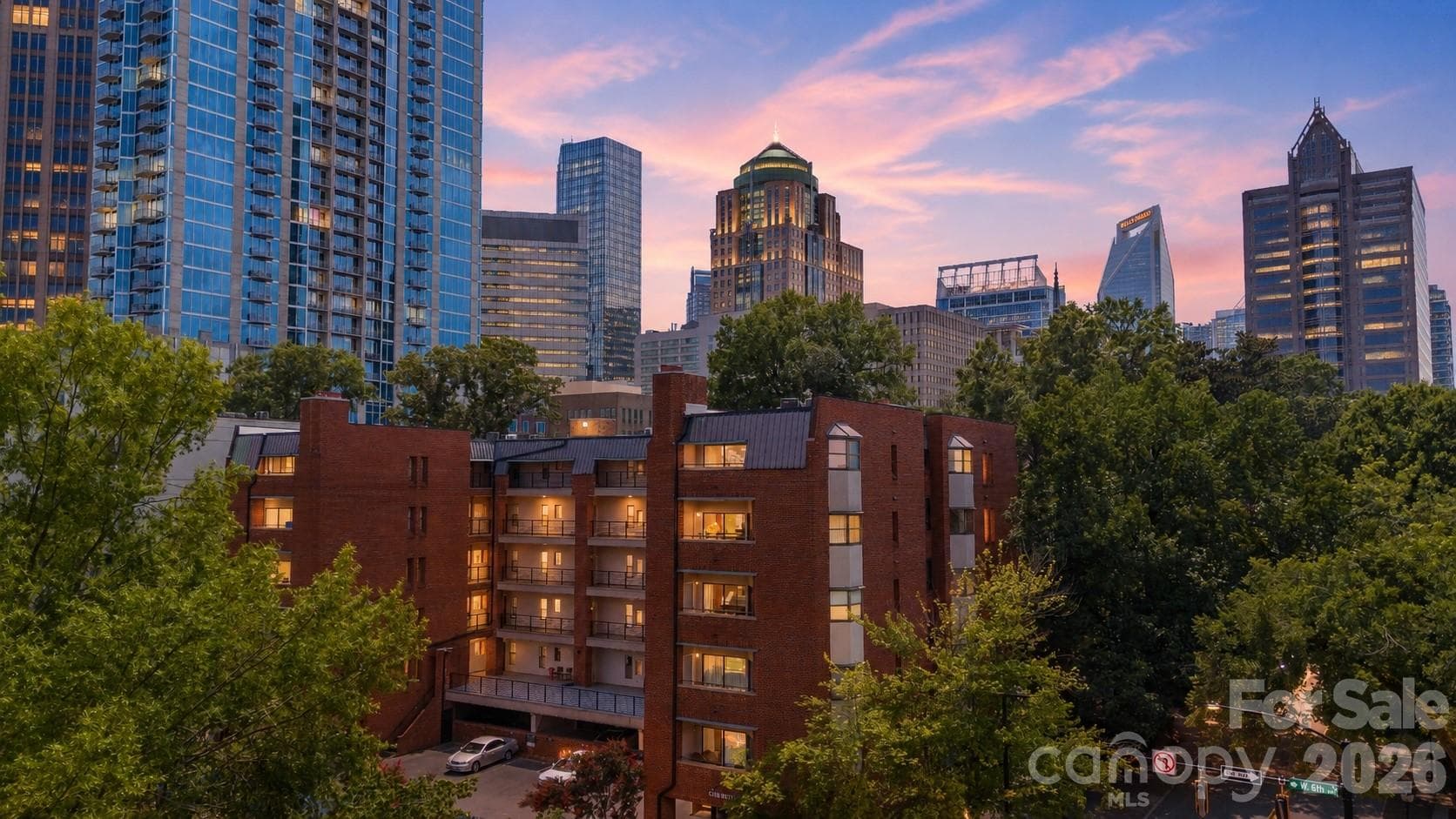 Condominium at 224 N Poplar Street, Charlotte, photo 2 of 34