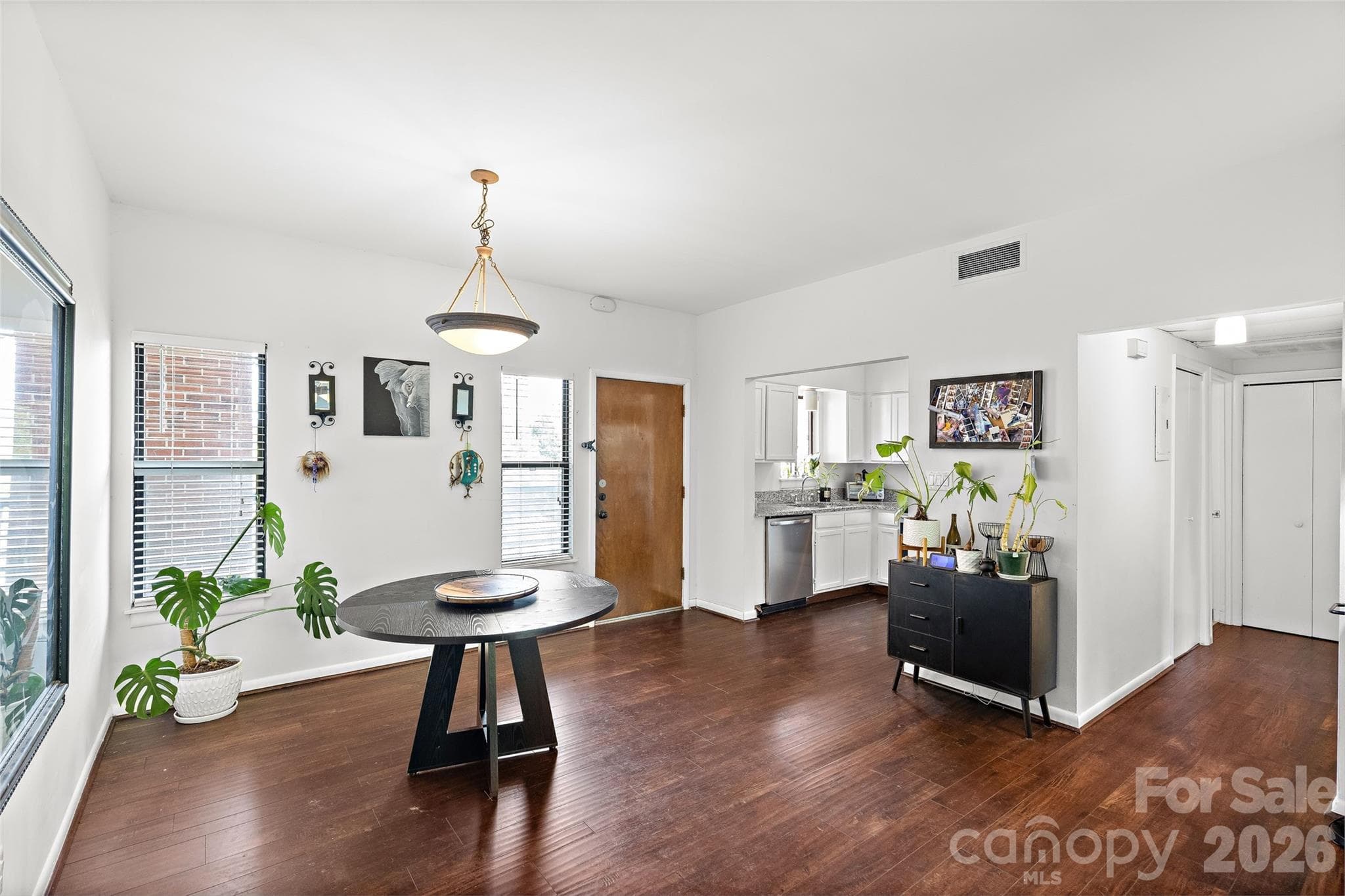 Condominium at 224 N Poplar Street, Charlotte, photo 9 of 34
