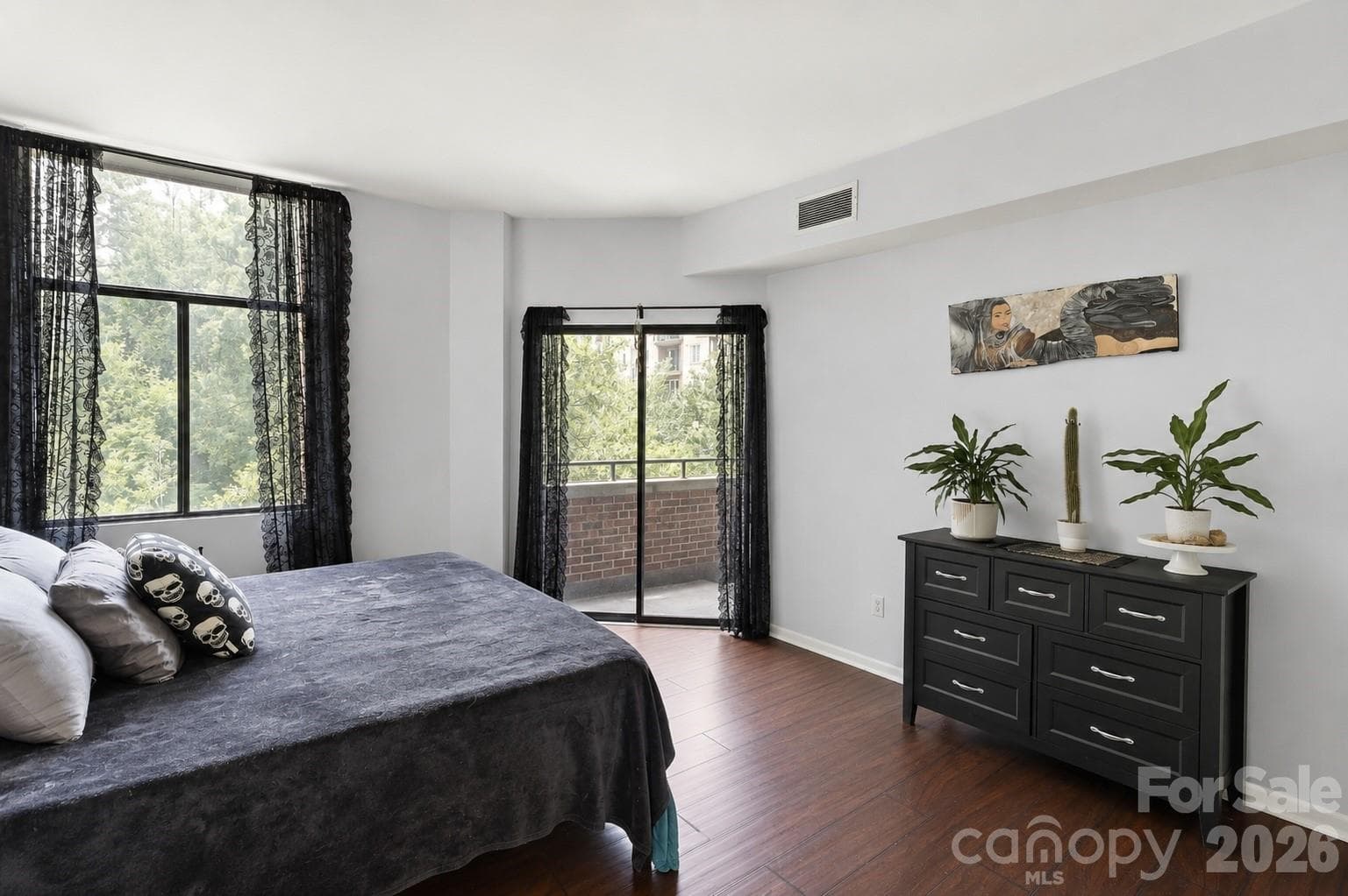 Condominium at 224 N Poplar Street, Charlotte, photo 14 of 34