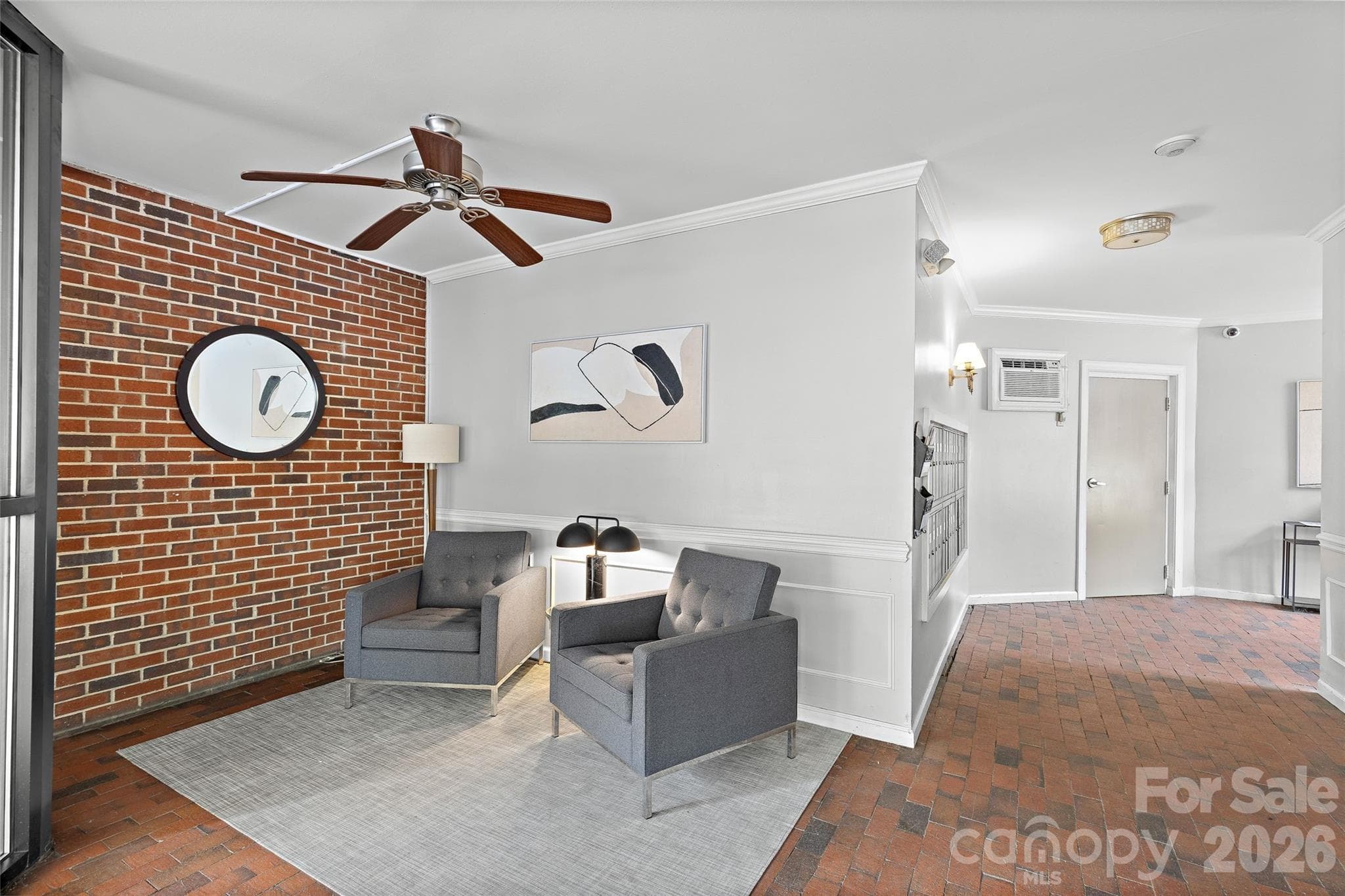 Main condo entry sitting area - 224 N Poplar Street, Charlotte
