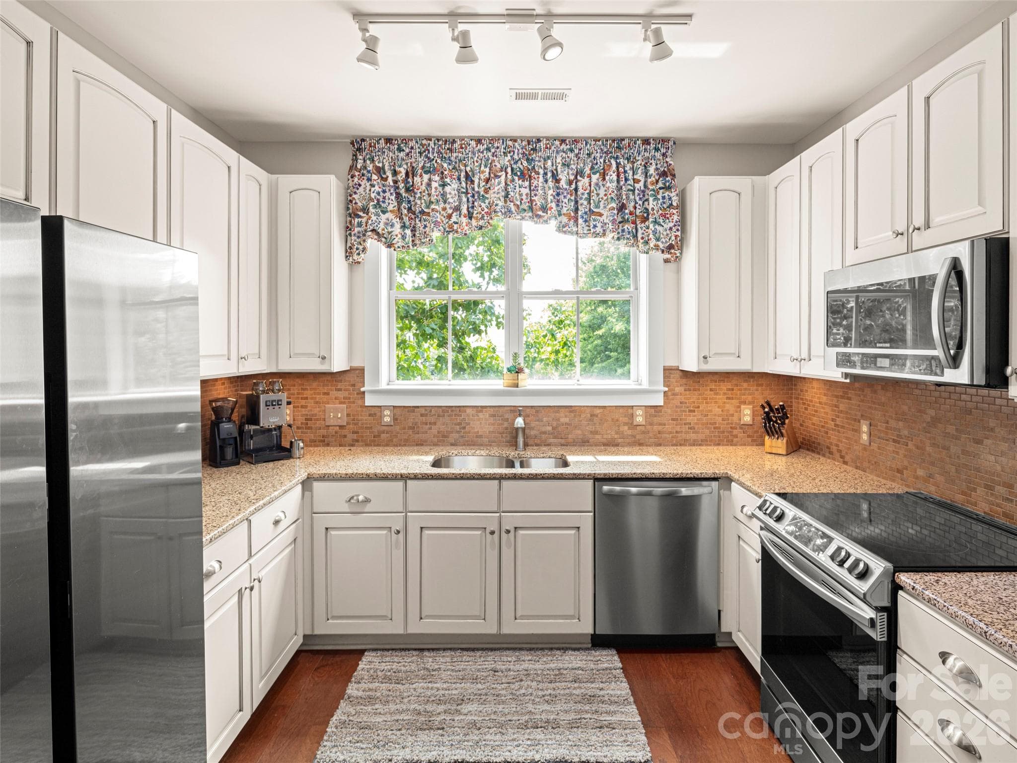 Kitchen - 5 Farleigh Street, Asheville