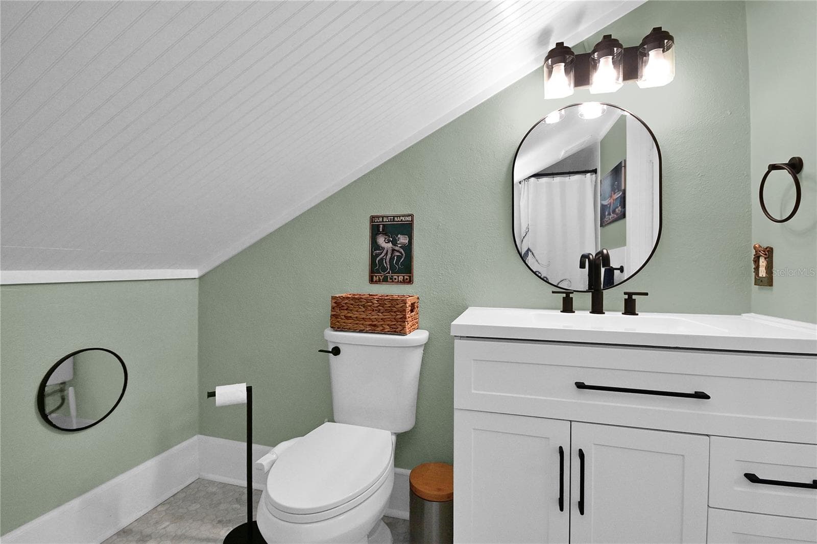 Upstairs bathroom. Also has a walk in shower. - 1112 PALMETTO ST, NEW SMYRNA BEACH