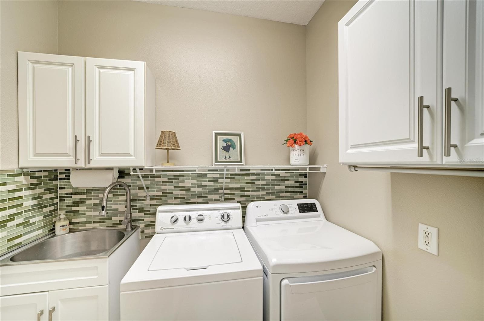 Single Family Residence at 1401 PINYON PINE DR, SARASOTA, photo 17 of 58
