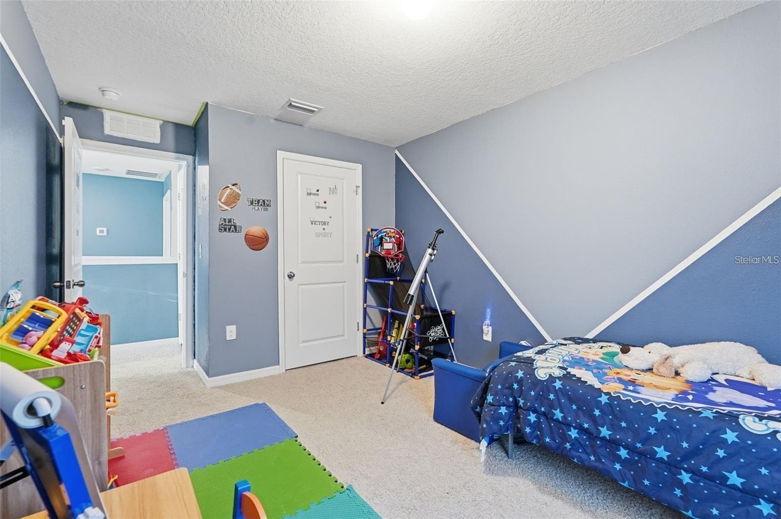 Single Family Residence at 7811 DAVIE RAY DR, ZEPHYRHILLS, photo 16 of 37