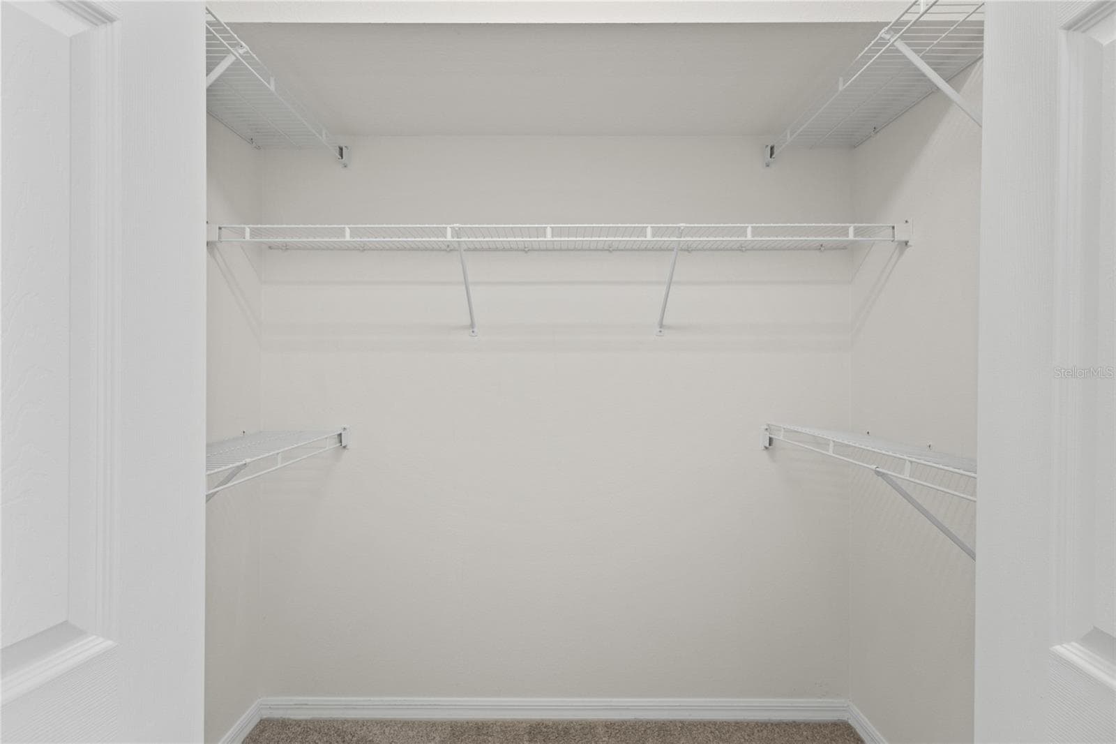 Walk-in closet - 125 RIO TERRA, VENICE