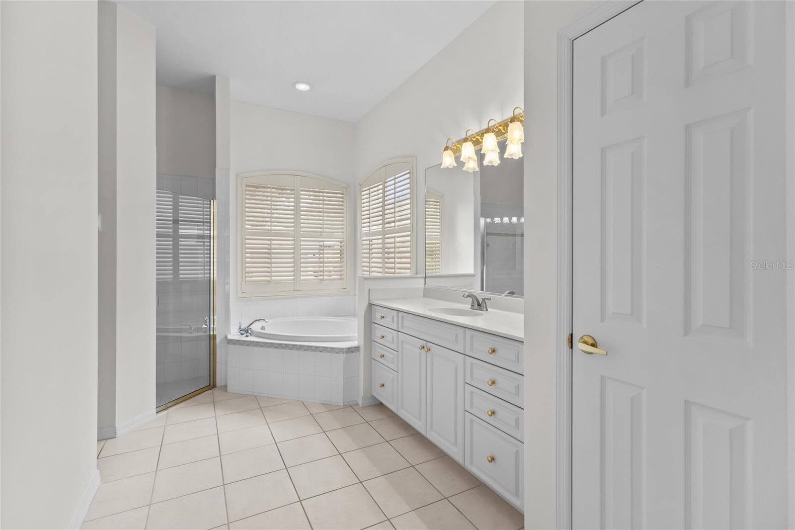 Master #2 En Suite Bath - 125 RIO TERRA, VENICE