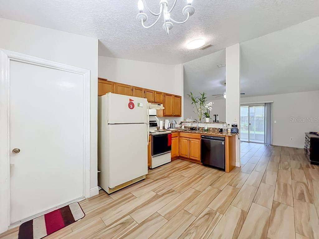 Single Family Residence at 8818 RESERVATION DR, ORLANDO, photo 15 of 52