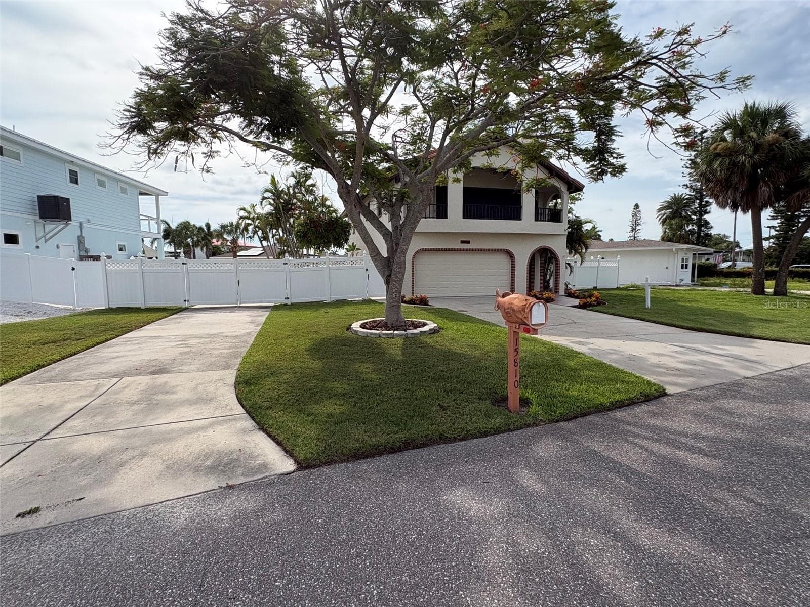 Front of Home - 15810 REDINGTON DR, REDINGTON BEACH