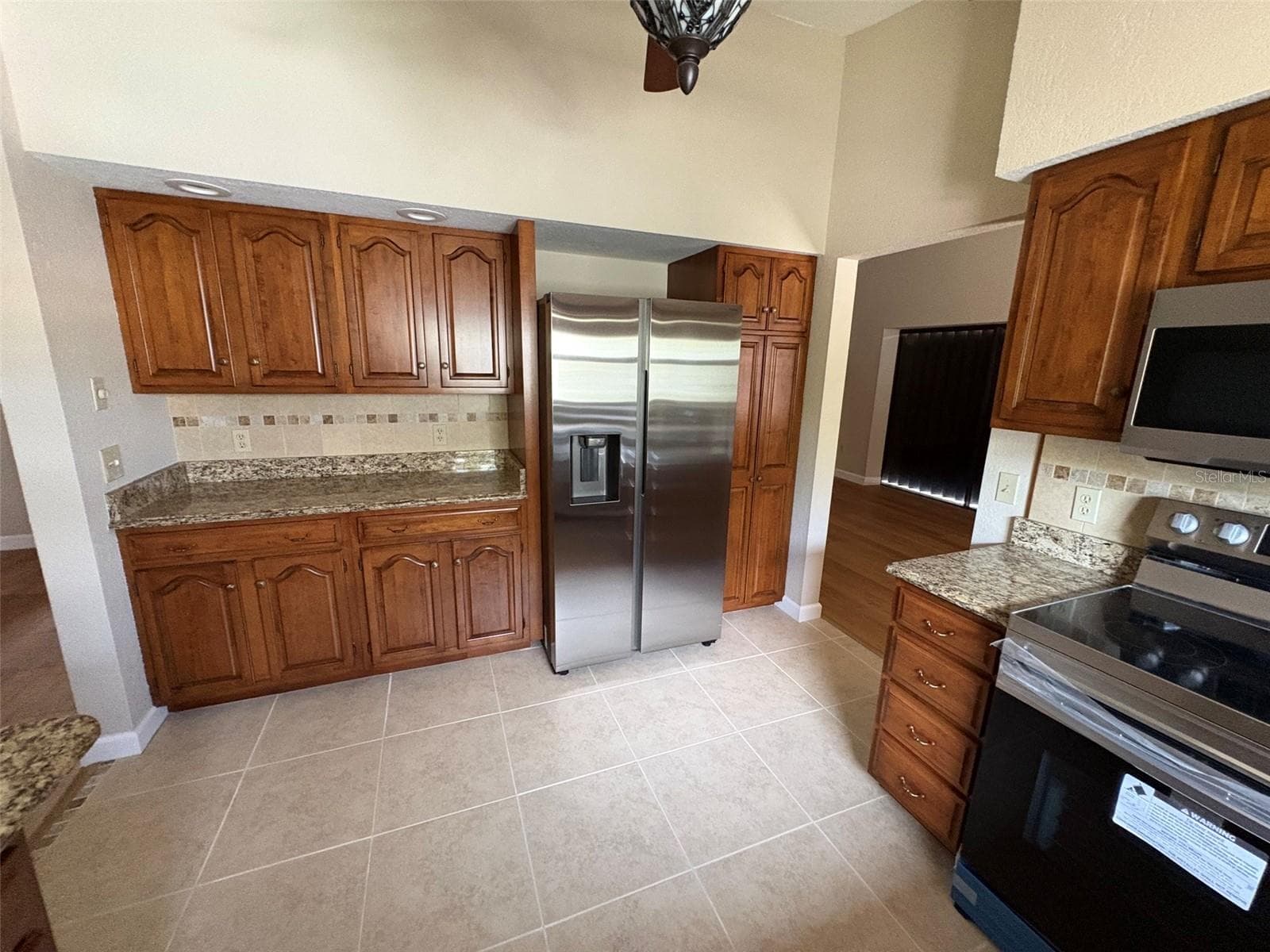 Kitchen - 15810 REDINGTON DR, REDINGTON BEACH