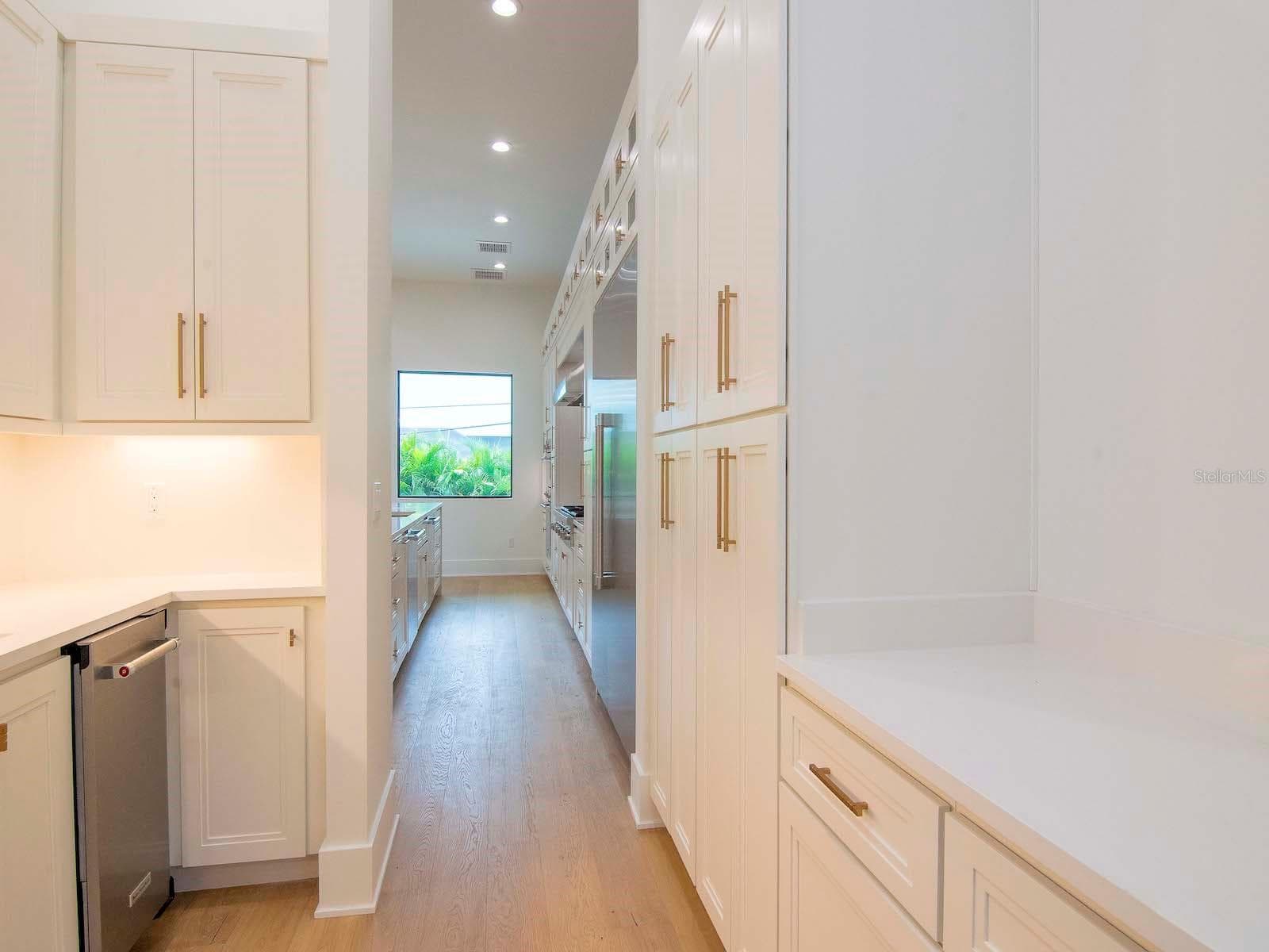 Rendering/Example walkin pantry - 654 GENEVA PL, TAMPA