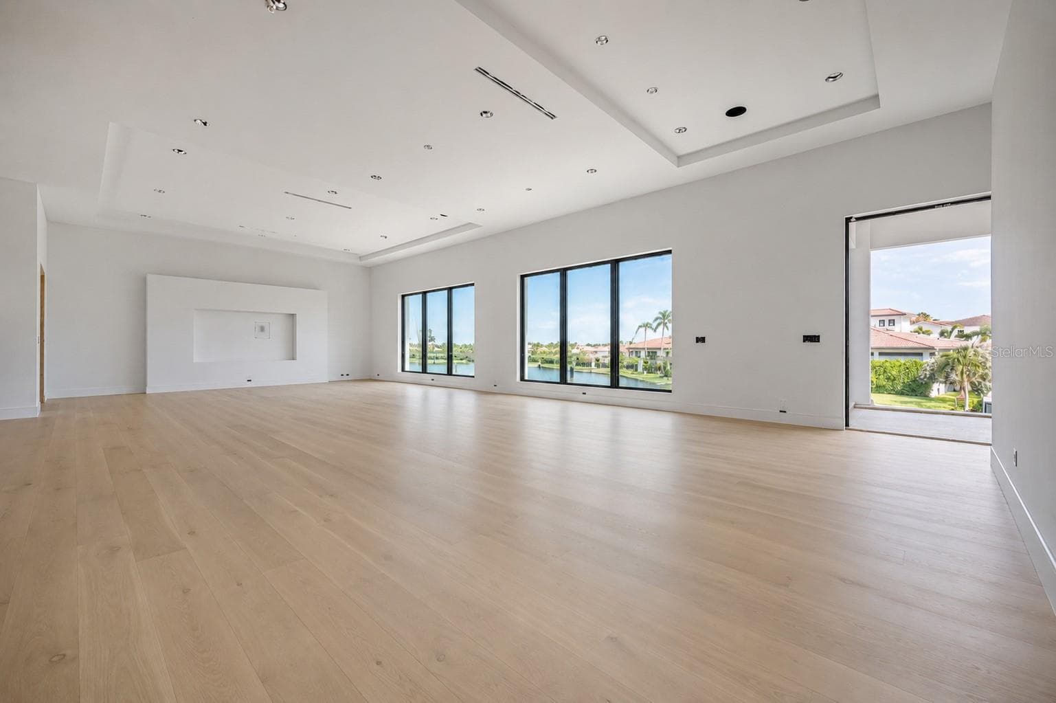 Rendering White Oak Flooring - 654 GENEVA PL, TAMPA
