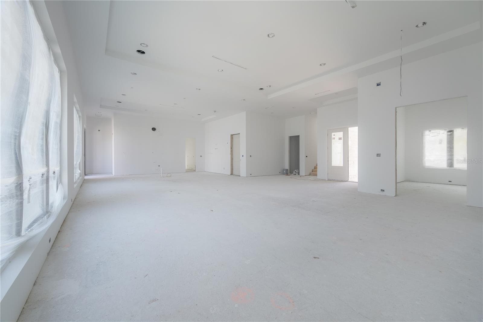 Great Room/Kitchen - 654 GENEVA PL, TAMPA