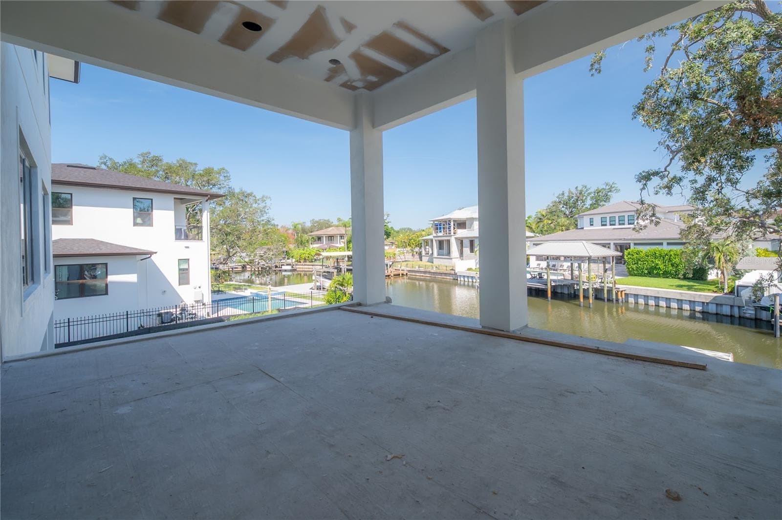 2nd Floor Exterior Kitchen/Living Space - 654 GENEVA PL, TAMPA