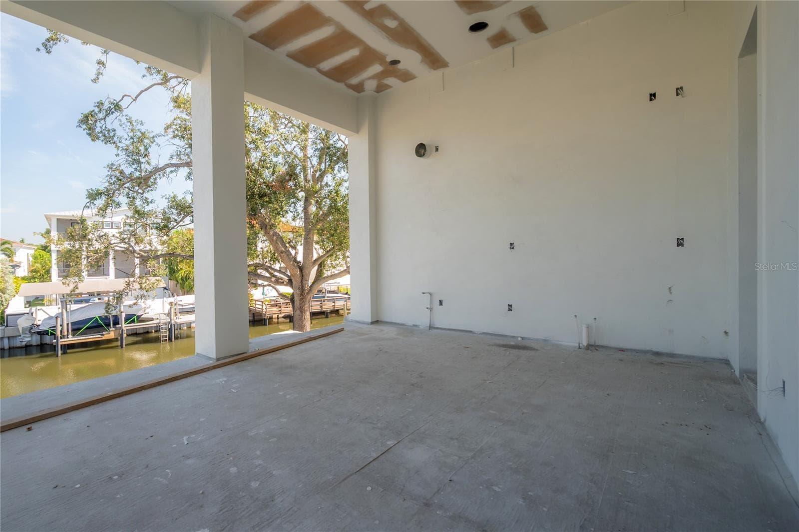 2nd Floor Exterior Kitchen/Living Space - 654 GENEVA PL, TAMPA