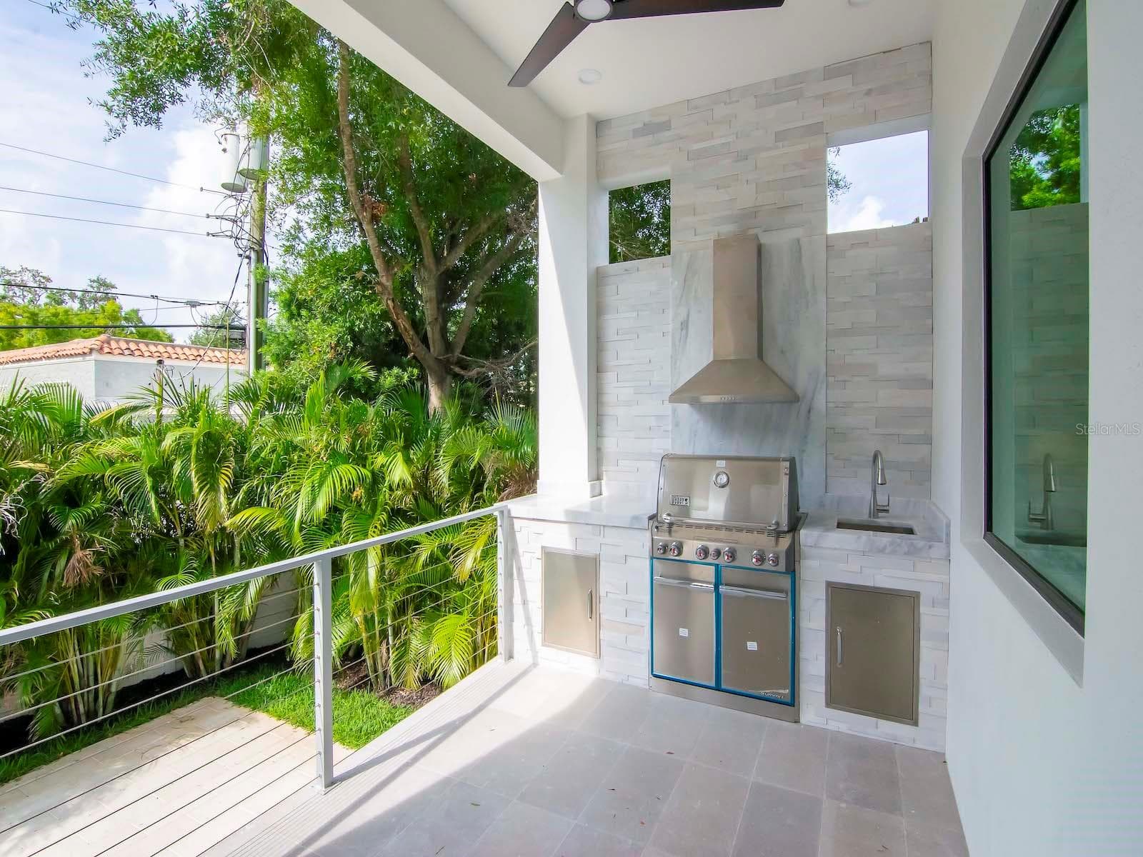 Ex outdoor kitchen/previous build - 654 GENEVA PL, TAMPA