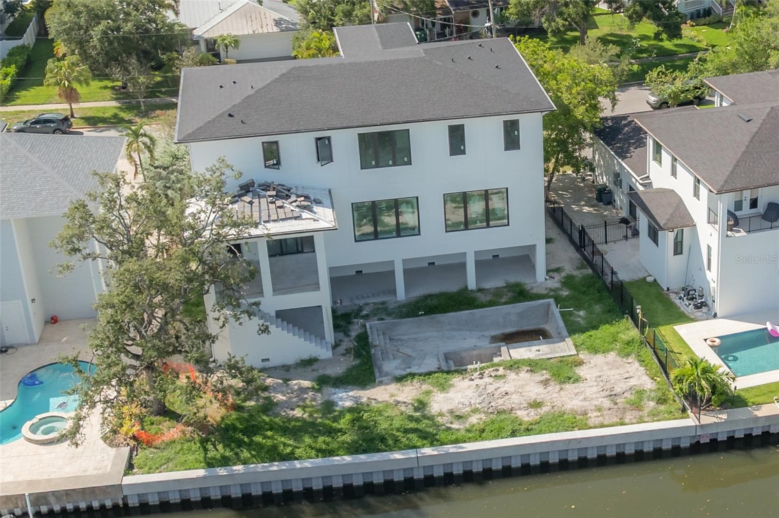 Aerial View Back/Canal - 654 GENEVA PL, TAMPA
