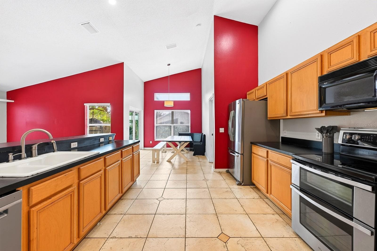 Kitchen. - 2551 WALNUT HEIGHTS RD, APOPKA