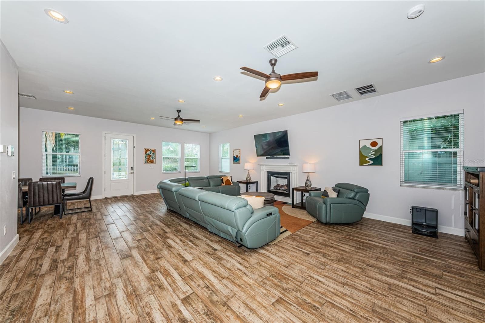 Single Family Residence at 2430 6TH AVE N, ST PETERSBURG, photo 9 of 45