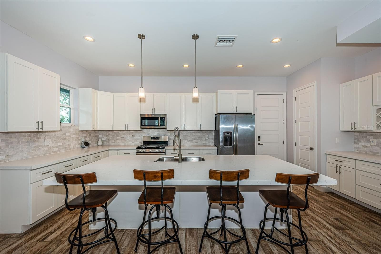 Single Family Residence at 2430 6TH AVE N, ST PETERSBURG, photo 15 of 45