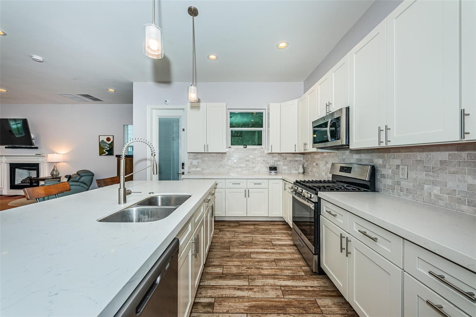 Single Family Residence at 2430 6TH AVE N, ST PETERSBURG, photo 3 of 45