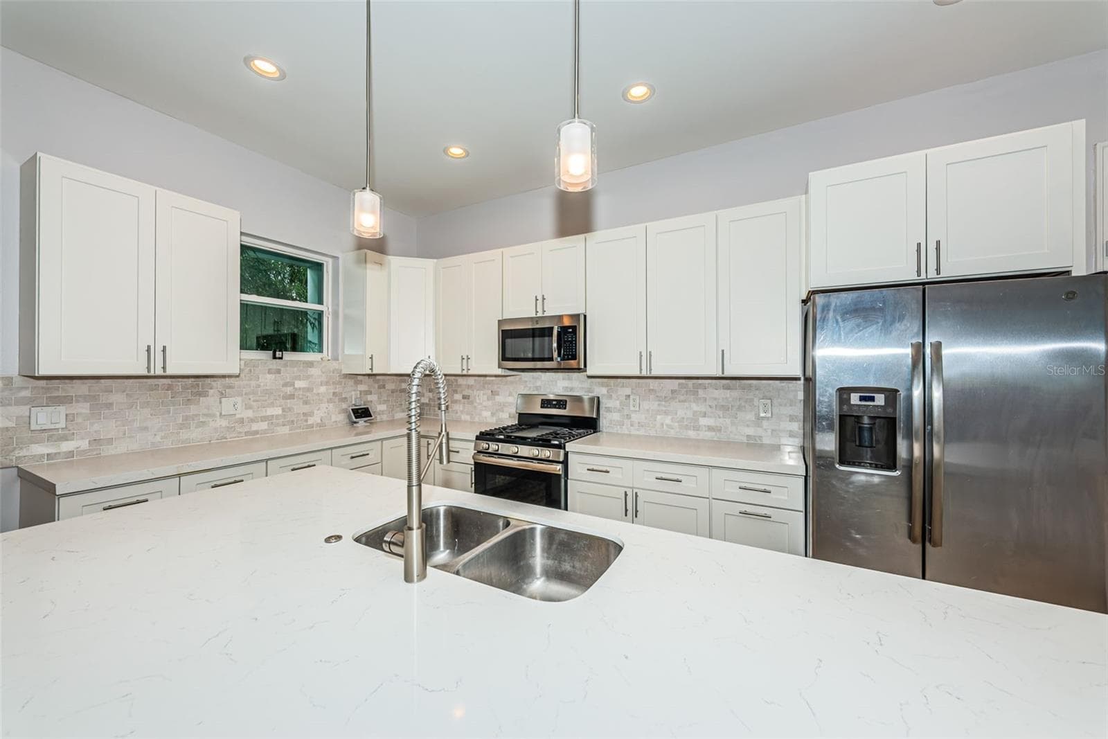 Single Family Residence at 2430 6TH AVE N, ST PETERSBURG, photo 18 of 45