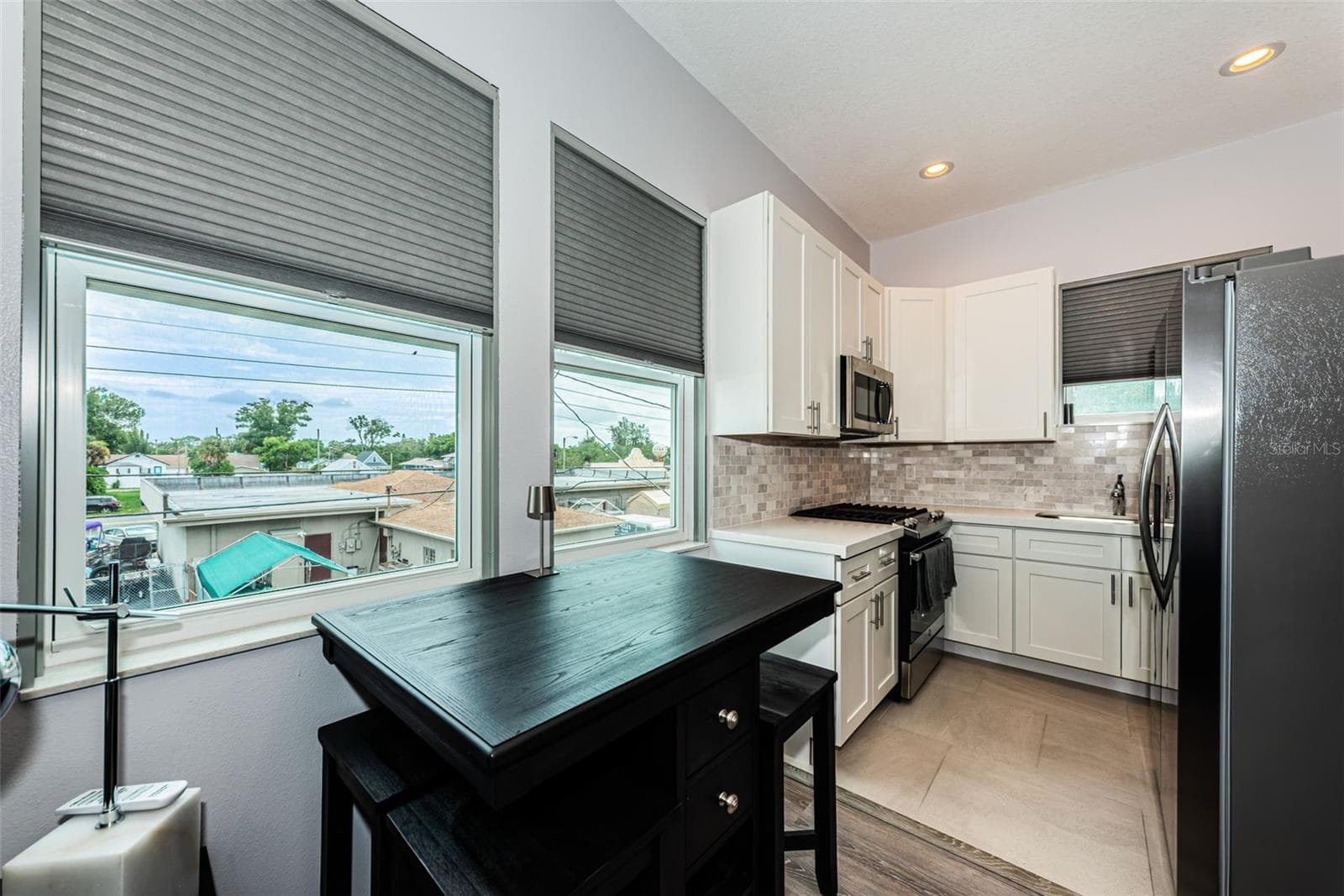 Apartment Dining - 2430 6TH AVE N, ST PETERSBURG