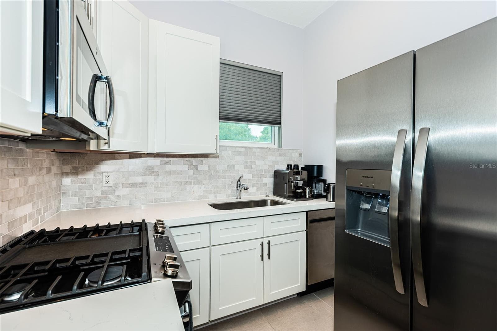 Apartment Kitchen - 2430 6TH AVE N, ST PETERSBURG