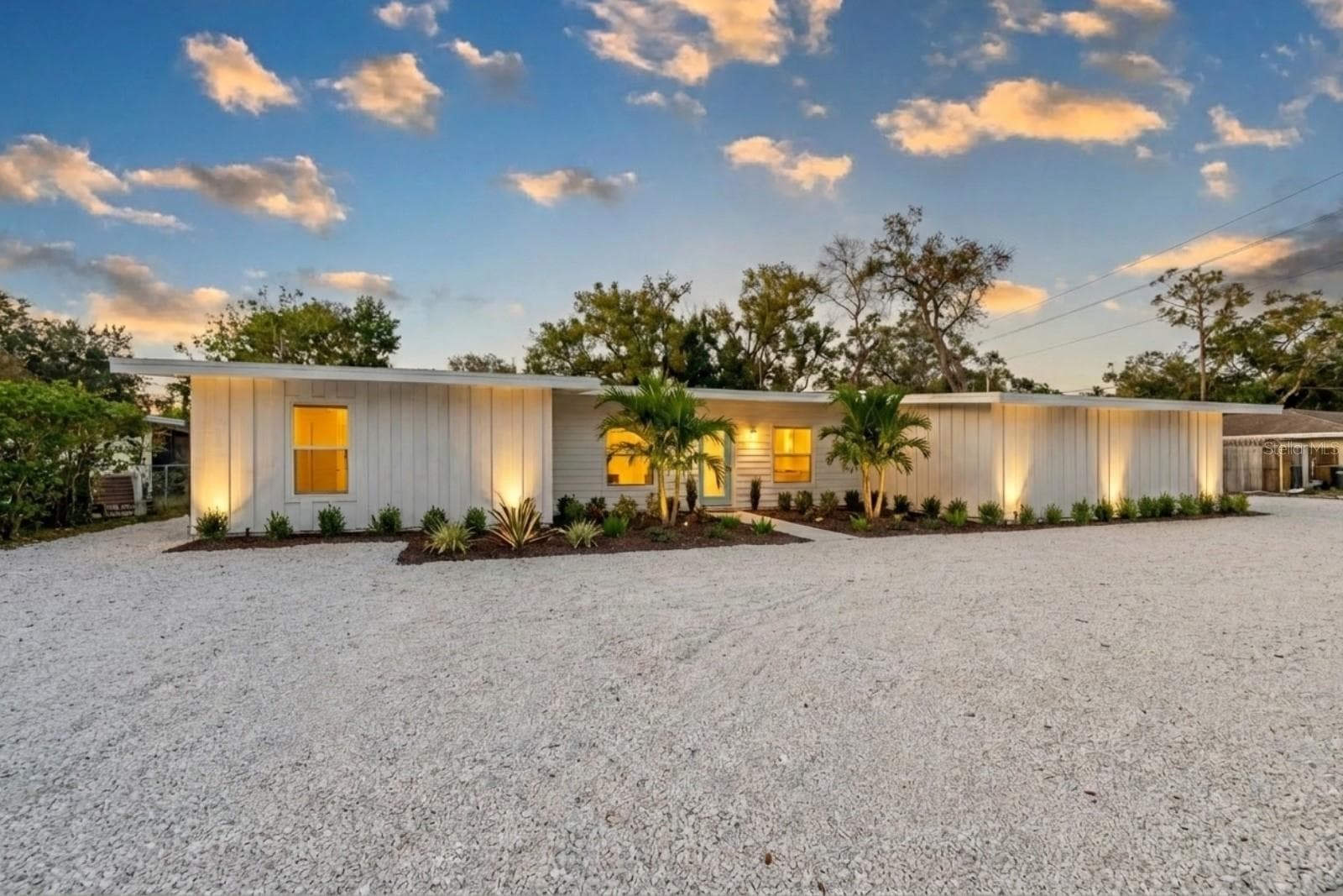 Front Elevation - 2069 BOUGAINVILLEA ST, SARASOTA